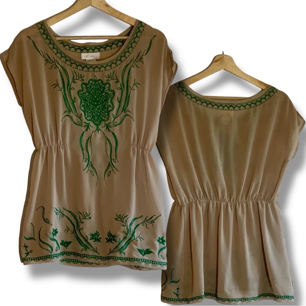 Freeway Tan/Green Embroidered Short Sleeve Top